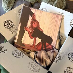 Sabrina Carpenter Man's Best Friend D2C Luxe Packaging LP Limited Edition